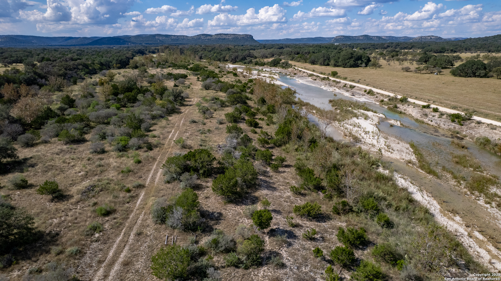 2554 Cr 380 Barksdale TX 78828