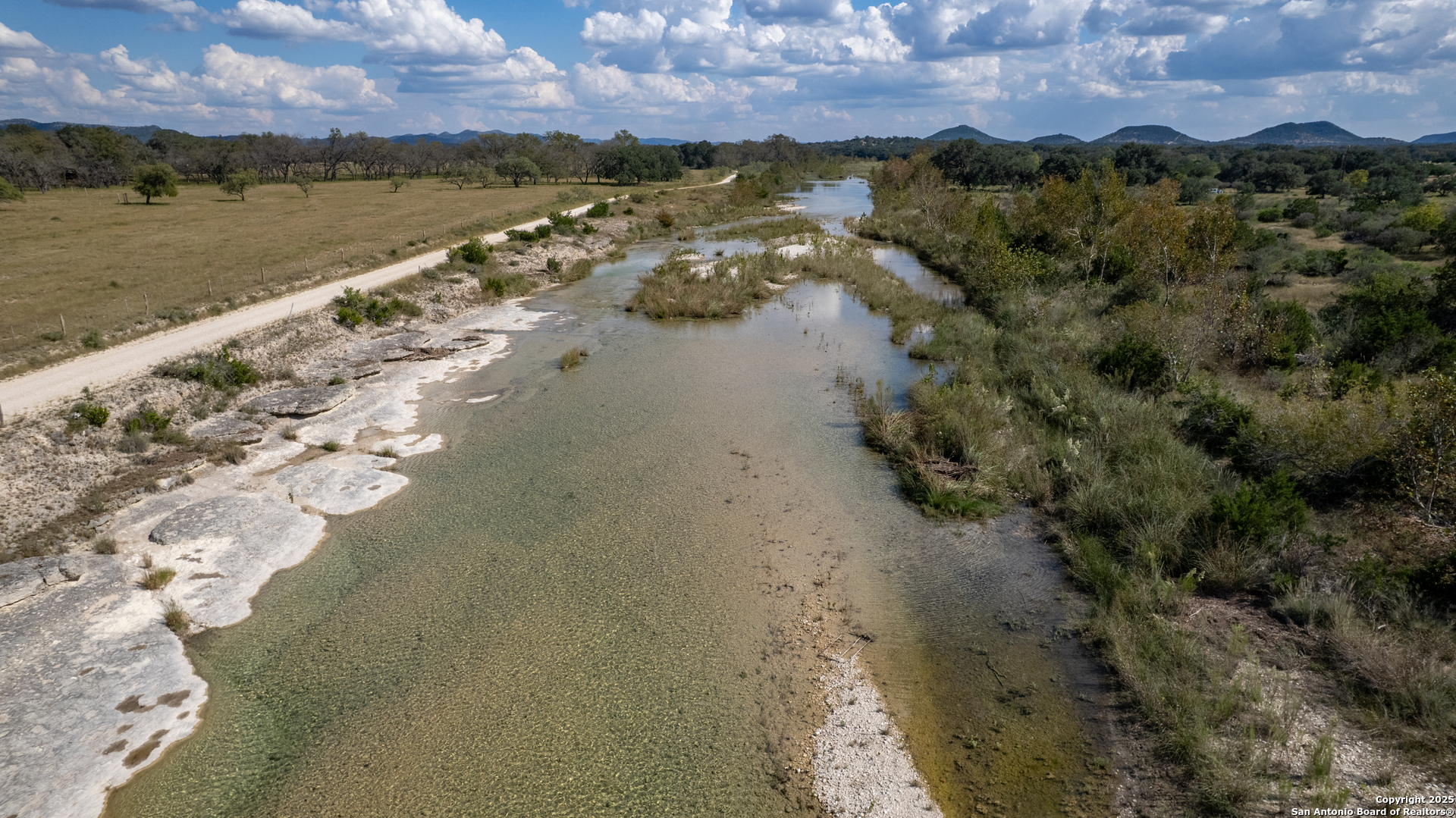 2554 Cr 380 Barksdale TX 78828