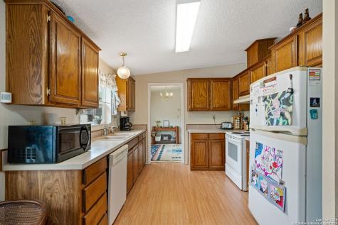 3217 Bruce Road Poteet TX 78065