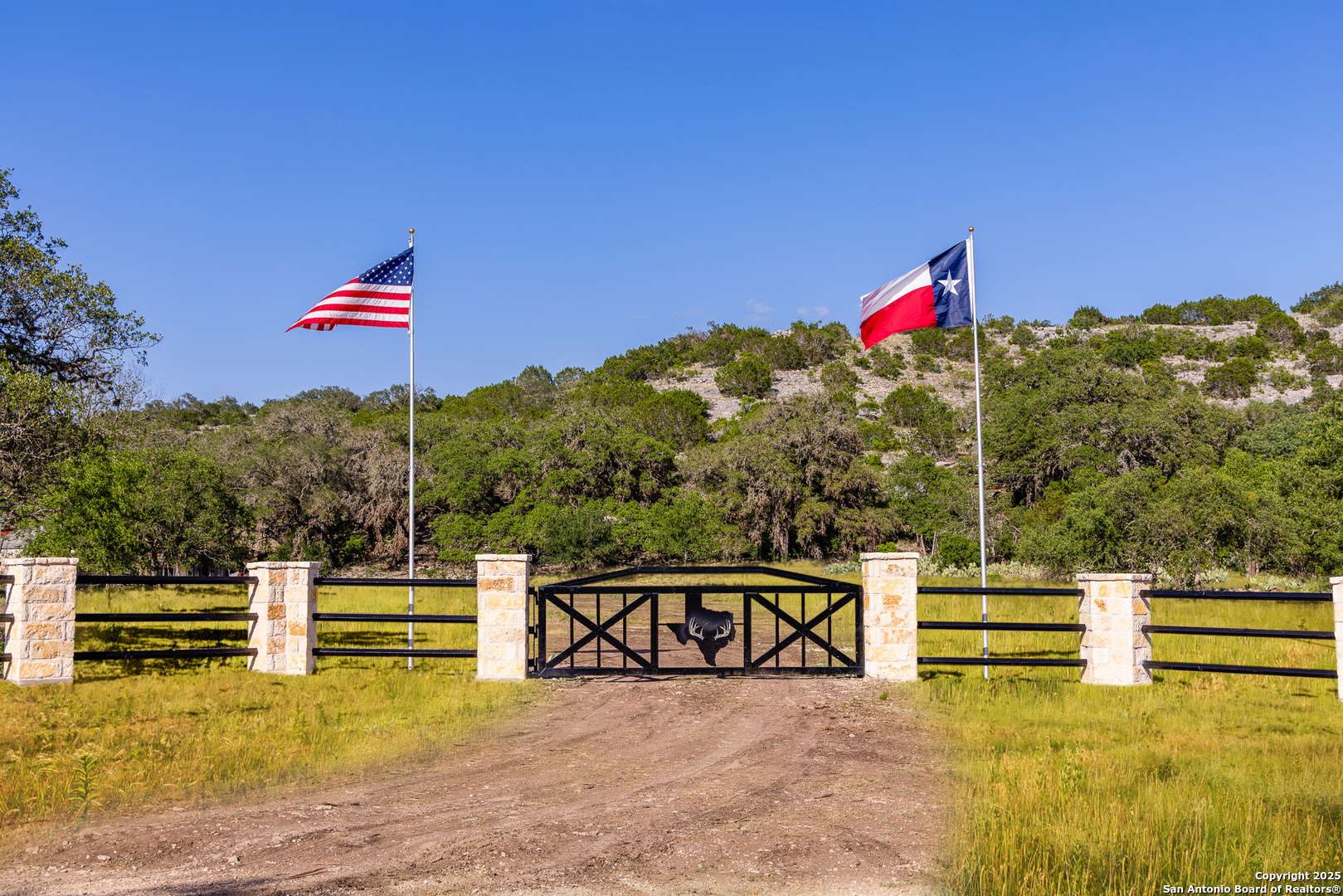 14910 Bullhead Road Rocksprings TX 78880