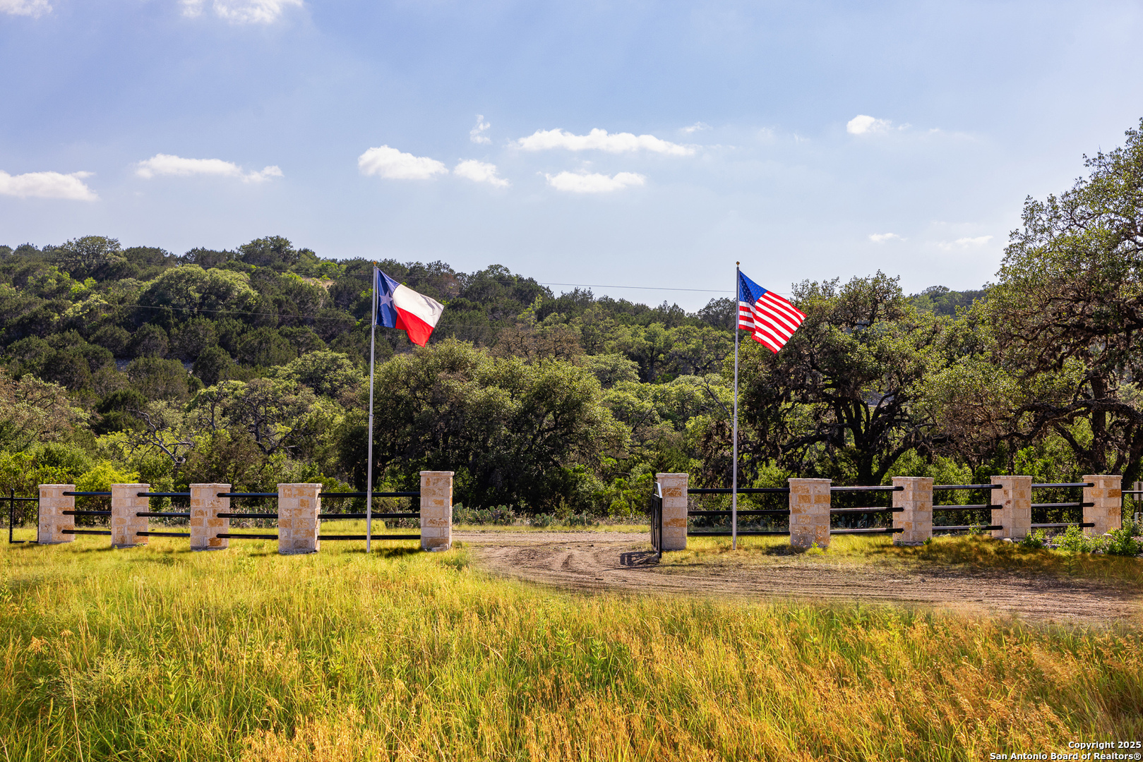 14910 Bullhead Road Rocksprings TX 78880