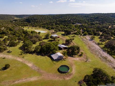 14910 Bullhead Road Rocksprings TX 78880