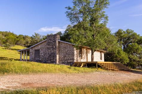 14910 Bullhead Road Rocksprings TX 78880