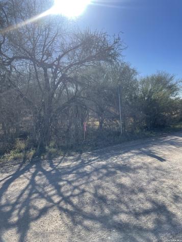 1432 Cr 326 & Cr 327 Jourdanton TX 78026