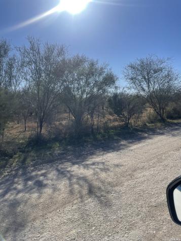 1432 Cr 326 & Cr 327 Jourdanton TX 78026