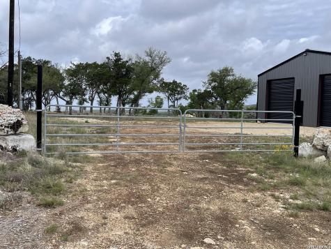852 Crystal Peak Fischer TX 78623