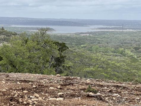 852 Crystal Peak Fischer TX 78623