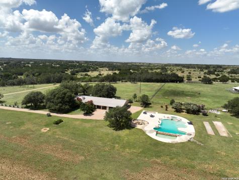 1543 Cr 215 Burnet TX 78605