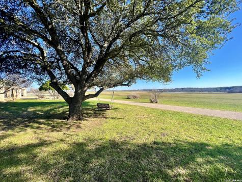 1543 Cr 215 Burnet TX 78605