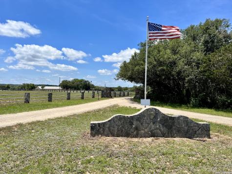 1543 Cr 215 Burnet TX 78605