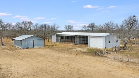 228 County Road 454 Stockdale TX 78160