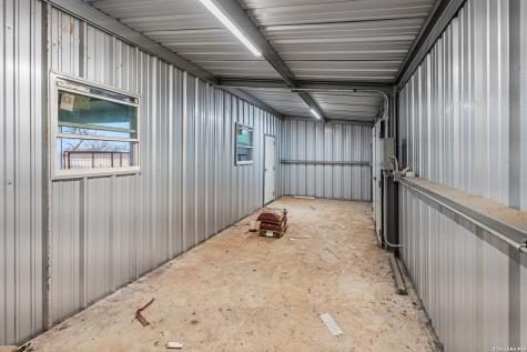 228 County Road 454 Stockdale TX 78160