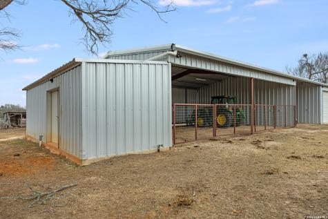 228 County Road 454 Stockdale TX 78160