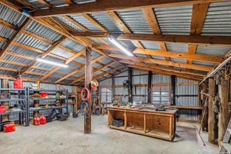 228 County Road 454 Stockdale TX 78160