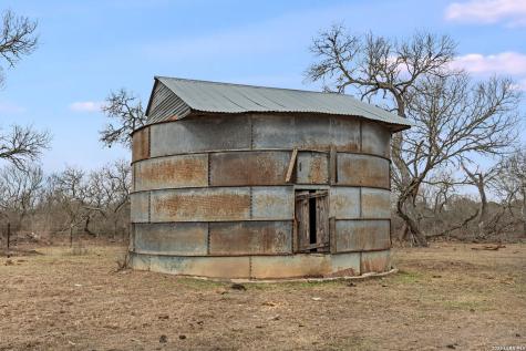 228 County Road 454 Stockdale TX 78160