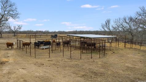 228 County Road 454 Stockdale TX 78160