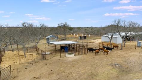 228 County Road 454 Stockdale TX 78160