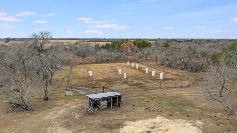 228 County Road 454 Stockdale TX 78160