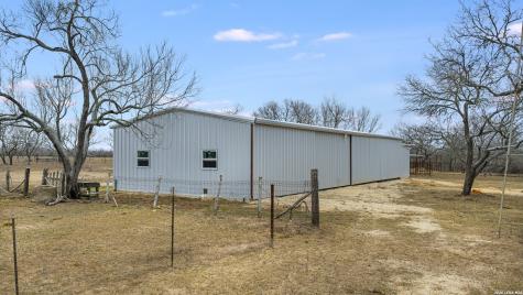 228 County Road 454 Stockdale TX 78160