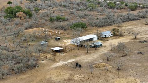 228 County Road 454 Stockdale TX 78160