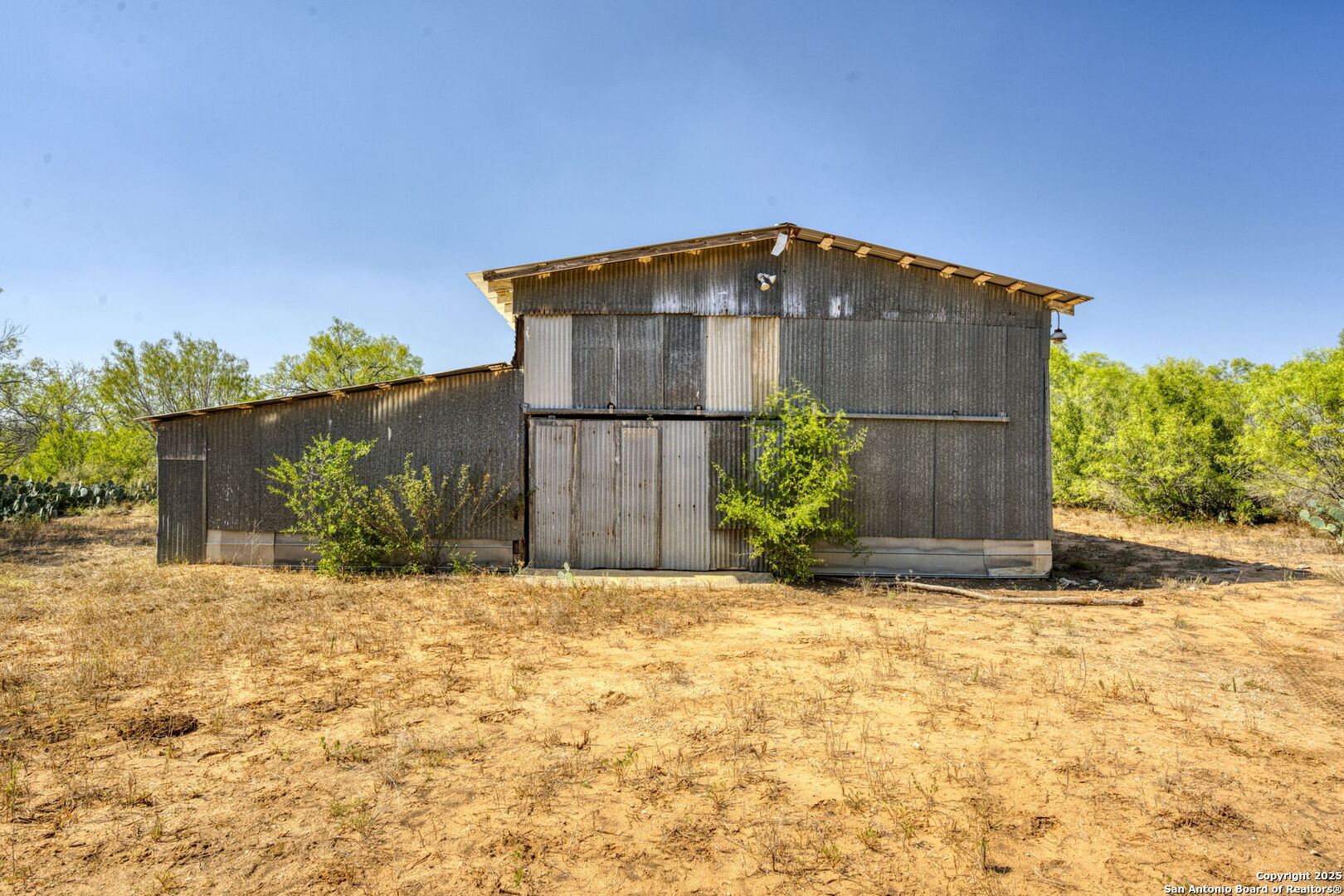 3530 E Cr 331 Jourdanton TX 78026
