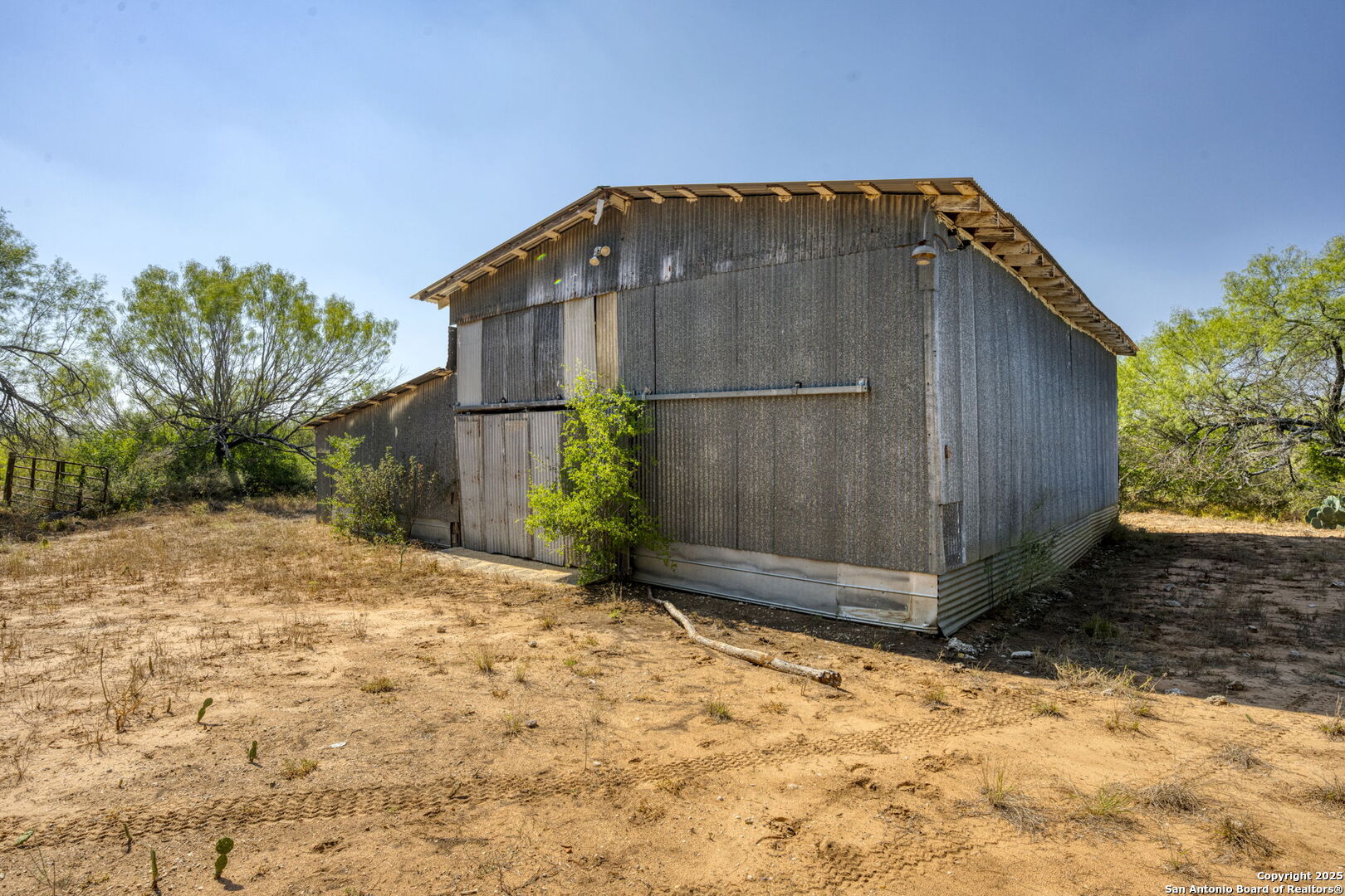 3530 E Cr 331 Jourdanton TX 78026