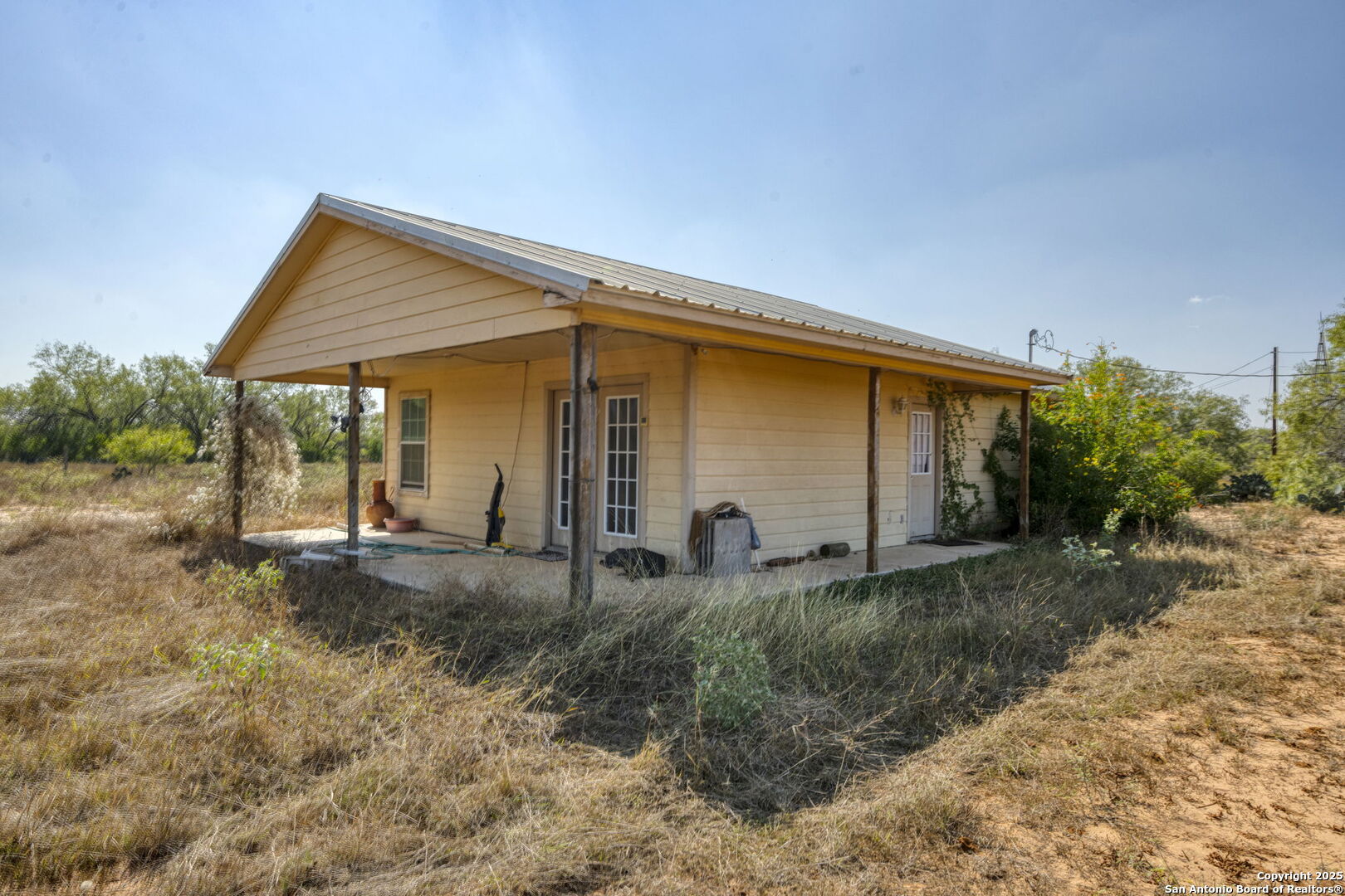 3530 E Cr 331 Jourdanton TX 78026