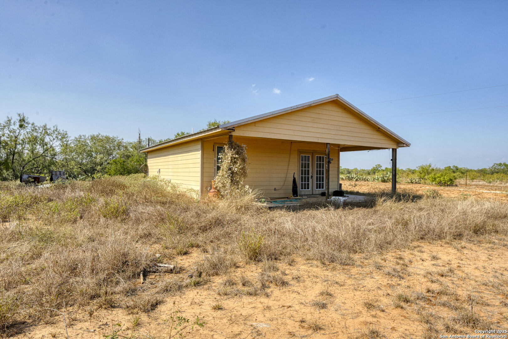3530 E Cr 331 Jourdanton TX 78026