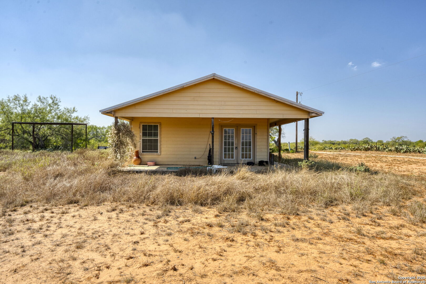 3530 E Cr 331 Jourdanton TX 78026