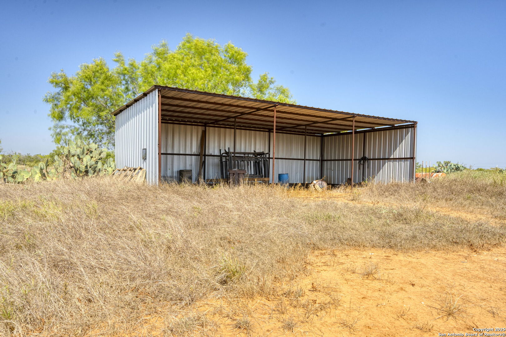 3530 E Cr 331 Jourdanton TX 78026