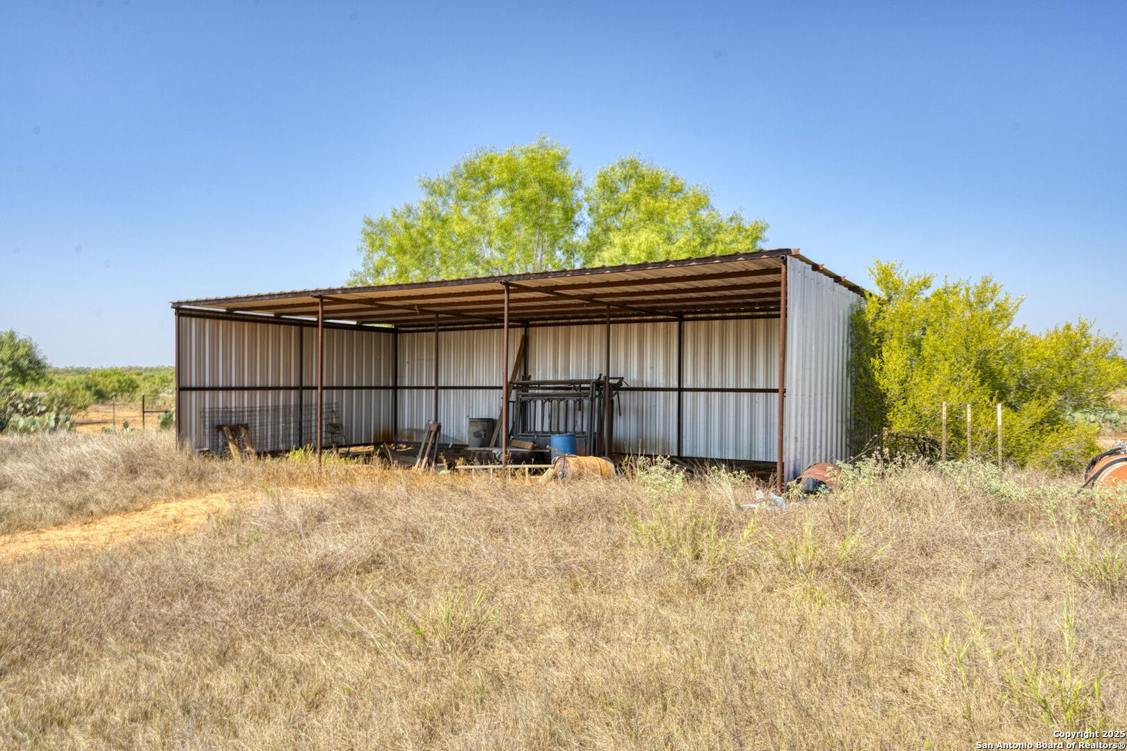 3530 E Cr 331 Jourdanton TX 78026