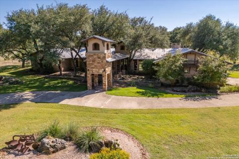 211 Bear Creek Kerrville TX 78028