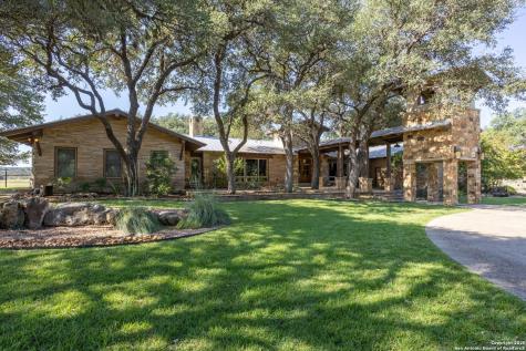 211 Bear Creek Kerrville TX 78028