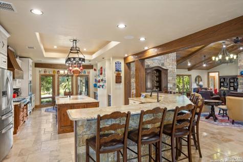 211 Bear Creek Kerrville TX 78028