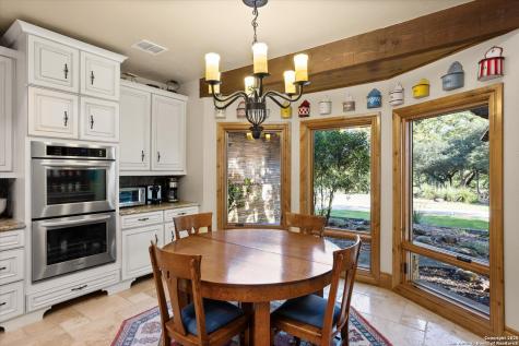 211 Bear Creek Kerrville TX 78028