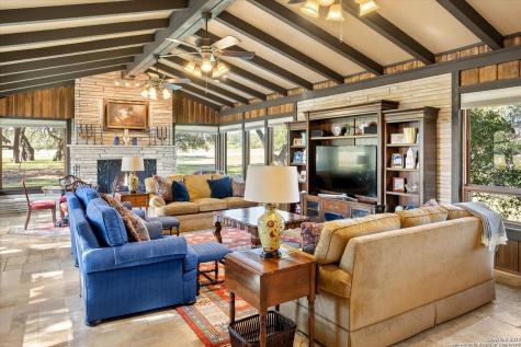 211 Bear Creek Kerrville TX 78028