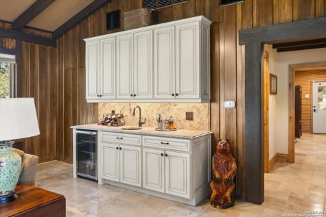 211 Bear Creek Kerrville TX 78028