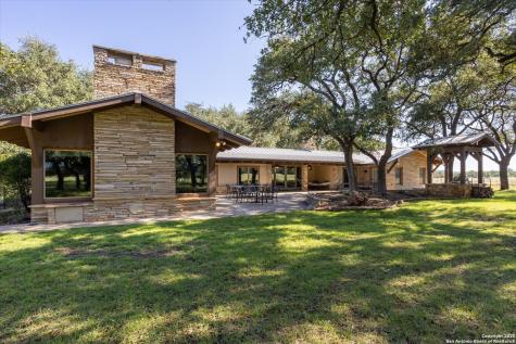 211 Bear Creek Kerrville TX 78028