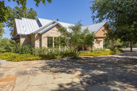 211 Bear Creek Kerrville TX 78028
