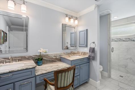 211 Bear Creek Kerrville TX 78028