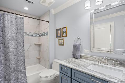 211 Bear Creek Kerrville TX 78028