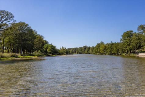 211 Bear Creek Kerrville TX 78028