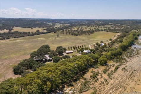 211 Bear Creek Kerrville TX 78028