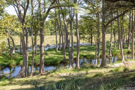 211 Bear Creek Kerrville TX 78028
