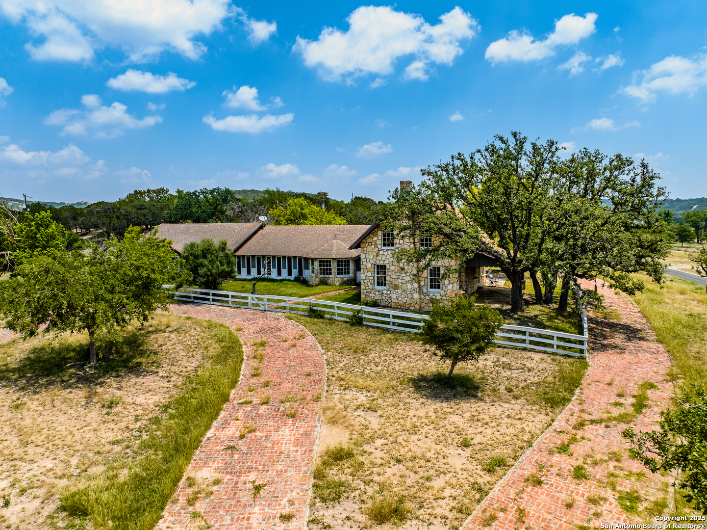 1275 Cypress Creek Kerrville TX 78003