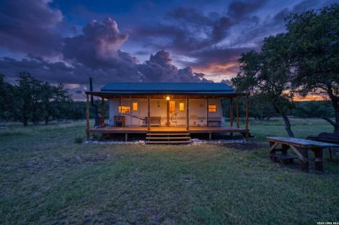932 Wofford Road London TX 76854