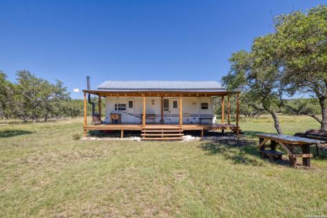 932 Wofford Road London TX 76854