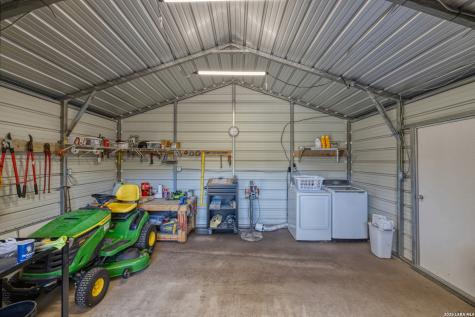 932 Wofford Road London TX 76854