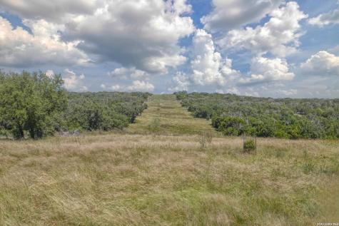 932 Wofford Road London TX 76854