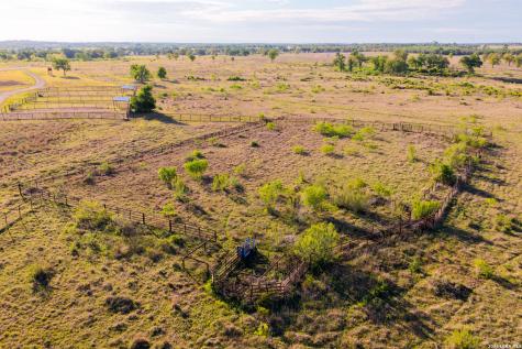 5098 S Fm 486 Thorndale TX 76577